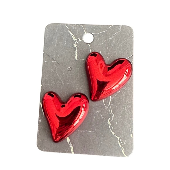 NEW Vibrant Red Heart Chunky Studs - Picture 2 of 2